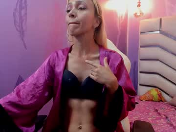 Sara_Giralddo Chaturbate stream image from December 17, 2024