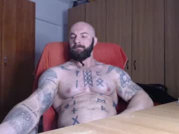 Strongivan Chaturbate stream image from December 17, 2024
