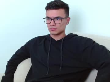 Taurus4k Chaturbate stream image from December 17, 2024