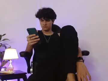 Themilow Chaturbate stream image from December 17, 2024