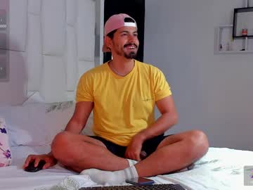 Tj_Detwailer Chaturbate stream image from December 17, 2024