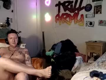 Trillnonymau5 Chaturbate stream image from December 17, 2024