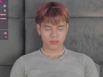 Valentino_Moon Chaturbate stream image from December 17, 2024