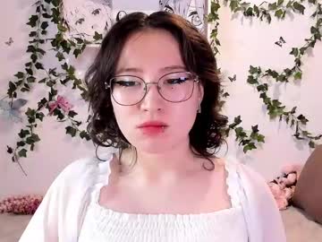 Eileenwee Chaturbate stream image from December 17, 2024