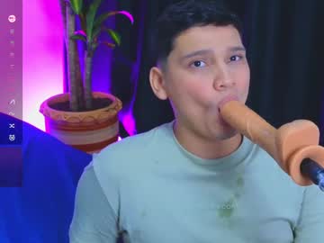 Evhan_Play Chaturbate stream image from December 17, 2024