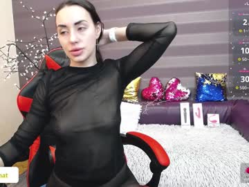 Jeniferstone Chaturbate stream image from December 17, 2024