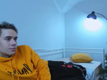 Moro_Tenebris Chaturbate stream image from December 17, 2024
