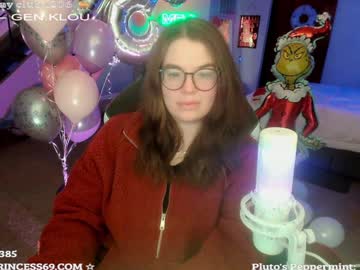 Plutoprincess69 Chaturbate stream image from December 17, 2024