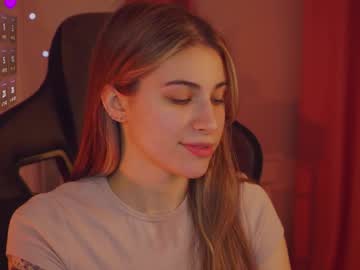 Elliecutes Chaturbate stream image from December 17, 2024