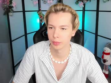 Fantasticsmile Chaturbate stream image from December 17, 2024