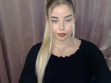 Kristyflowers Chaturbate stream image from December 17, 2024