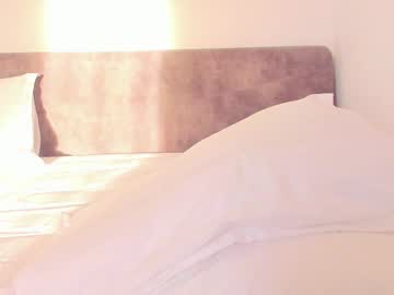Little_Red_Diamond Chaturbate stream image from December 17, 2024