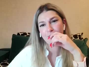 Marina_Xi Chaturbate stream image from December 17, 2024