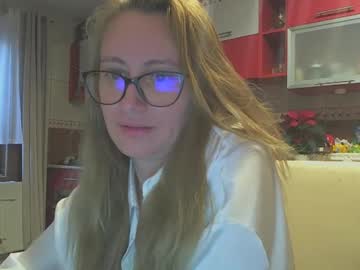 Melly_Rosey Chaturbate stream image from December 17, 2024