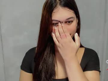 Mikaela_Slut Chaturbate stream image from December 17, 2024