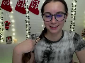 Yours_Piece_Of_Happiness_ Chaturbate stream image from December 17, 2024