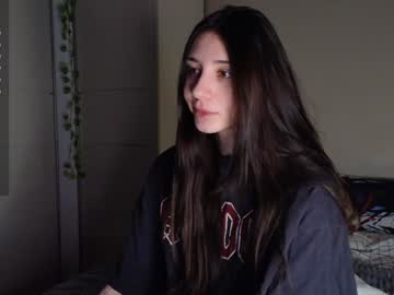 2insensitive Chaturbate stream image from December 17, 2024