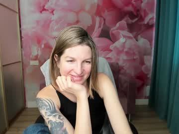 Emilywalkers Chaturbate stream image from December 17, 2024