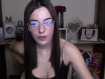 Kate_Losatos Chaturbate stream image from December 17, 2024