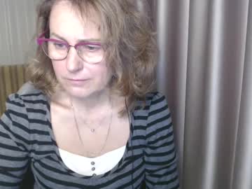 Lauraoven1 Chaturbate stream image from December 17, 2024