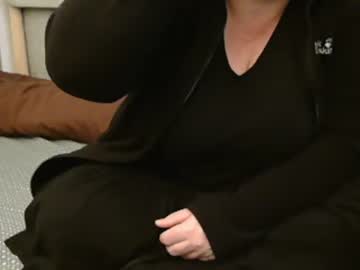 Marthabriest Chaturbate stream image from December 17, 2024