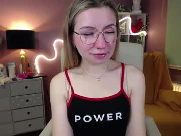 Mia_Luxx92 Chaturbate stream image from December 17, 2024
