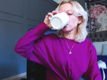 Natalie_Bitton Chaturbate stream image from December 17, 2024