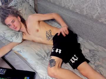 Asphalt_Surfer Chaturbate stream image from December 17, 2024
