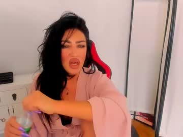 Camileeyes Chaturbate stream image from December 17, 2024