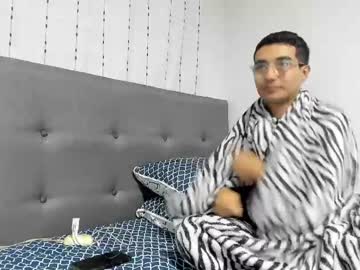 Milhouse_Fox Chaturbate stream image from December 17, 2024