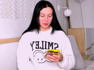 Prettymasha_ Chaturbate stream image from December 17, 2024