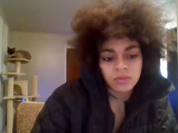 Stickydewbee Chaturbate stream image from December 17, 2024