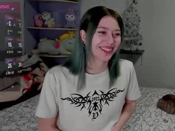 Yuinikaa_ Chaturbate stream image from December 17, 2024