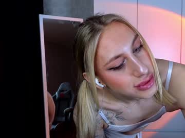Miraraid Chaturbate stream image from December 17, 2024