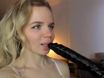 Stella_Vans Chaturbate stream image from December 17, 2024