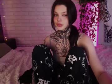 Uwu_Eva Chaturbate stream image from December 17, 2024