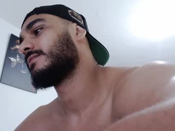 Aaronteylor Chaturbate stream image from December 17, 2024