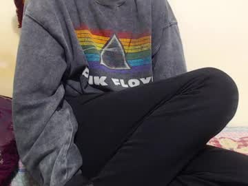 Alexdelarge323 Chaturbate stream image from December 17, 2024