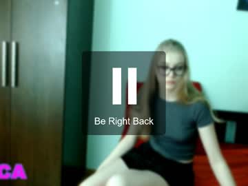 Blond_Foxy Chaturbate stream image from December 17, 2024