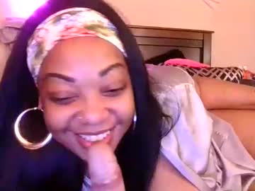Brownroundrenee Chaturbate stream image from December 17, 2024