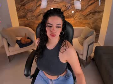 Katesunder Chaturbate stream image from December 17, 2024