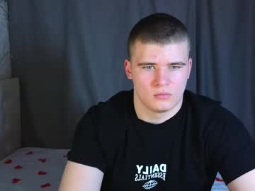 Kittenmur Chaturbate stream image from December 17, 2024