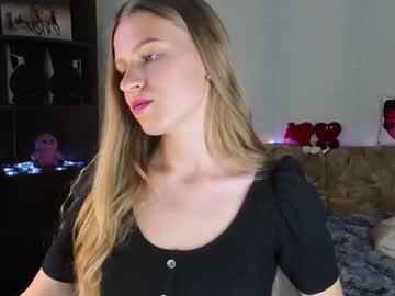 Luna_Evan Chaturbate stream image from December 17, 2024