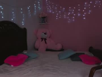 Monica_Smash Chaturbate stream image from December 17, 2024
