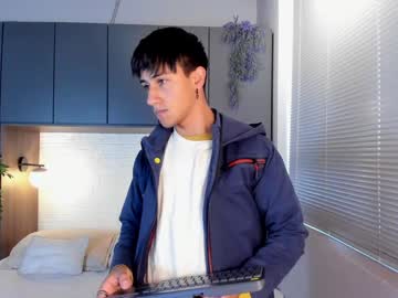 Andyjoy_ Chaturbate stream image from December 17, 2024