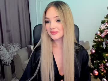Bloomingheart Chaturbate stream image from December 17, 2024