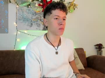 Ethanandreaws Chaturbate stream image from December 17, 2024