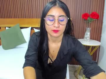 Evelin_Leroy Chaturbate stream image from December 17, 2024
