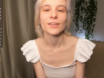 Felicecrissey Chaturbate stream image from December 17, 2024