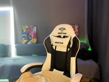 Julia_Fly Chaturbate stream image from December 17, 2024